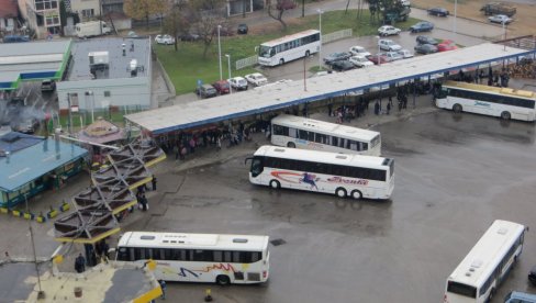 UŽAS U VLADIČINOM HANU: Napali vozača autobusa i polomili mu vilicu