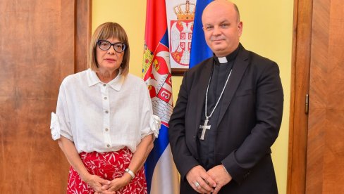 PODRŠKA OBNOVI CRKVE NA PERTROVARADINU : Maja Gojković razgovarala sa biskupom Fabijanom Svalinom