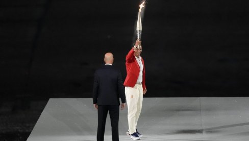 НОВАК НИЈЕ ХТЕО ДА ПРЕЋУТИ! Ђоковић открио како се тачно осећао када је видео да Рафаел Надал носи олимпијску бакљу на отварању Игара