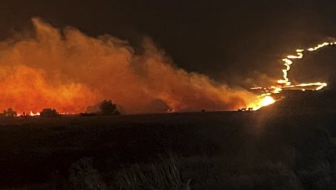 VATRENA STIHIJA IDE KA RAKETNOJ BAZI: Udari munja izazvali požare kod Splita