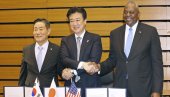 ТРИЛАТЕРАЛНА САРАДЊА ПОСТАЛА ЈЕ ЧВРШЋА : Министи одбране Јапана, САД и Јужне Кореје потписали меморандум