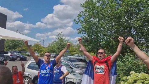 A PATROLE, A PATROLE - JOKIĆA NIKOLE! Srpski navijači napravili šou pred meč Srbija - SAD na Olimpijskim igrama (VIDEO)