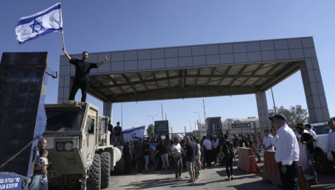 ULTRAORTODOKSNI JEVREJI UPALI BAZU IDF: Lapid - Izrael je već u provaliji