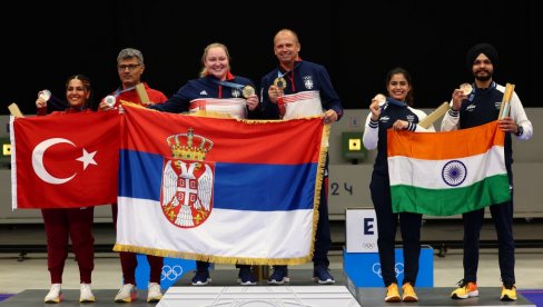 PATRIOTSKI TIKET: Buđenje delfina, Nole protiv starog znanca za polufinale, basketaši se vraćaju posle poraza od Kine