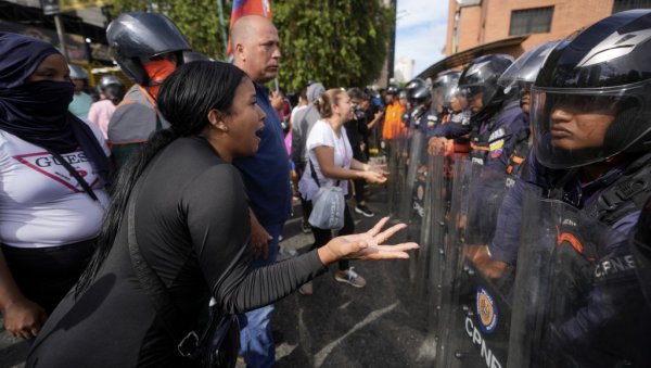 ГОРЕ УЛИЦЕ ПОСЛЕ ПОБЕДЕ МАДУРА: Уверавања опозиције да је дошло до прекрајања воље грађана Венецуеле довела до протеста
