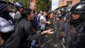 GORE ULICE POSLE POBEDE MADURA: Uveravanja opozicije da je došlo do prekrajanja volje građana Venecuele dovela do protesta