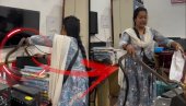 KAKVA DAMA, KAKVA PRIBRANOST! Zmija ušla u kancelariju - vidite reakciju hrabre žene (VIDEO)