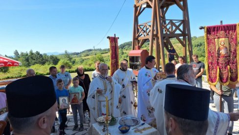 RADOST VERNIKA U  GORNJEM ZABRĐU KOD UGLJEVIKA: Proslavili krsnu slavu