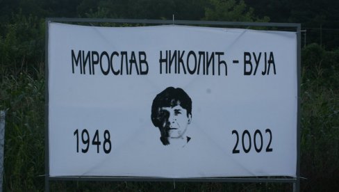 MEMORIJALNI TURNIR „MIROSLAV NIKOLIĆ VUJA“: Na fudbalskom terenu u Ostrikovcu