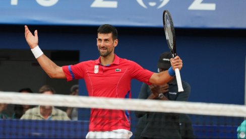 SVET OVO JOŠ NIJE VIDEO! Đoković povredio operisano koleno, ali pobedio Cicipasa i ušao u polufinale Olimpijskih igara!