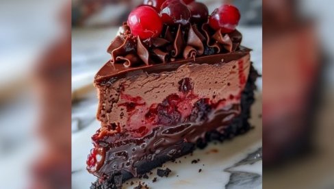 NEODOLJIVO KREMASTO SAVRŠENSTVO: Čizkejk od crne čokolade i višanja, jednostavan kolač koji se ne peče