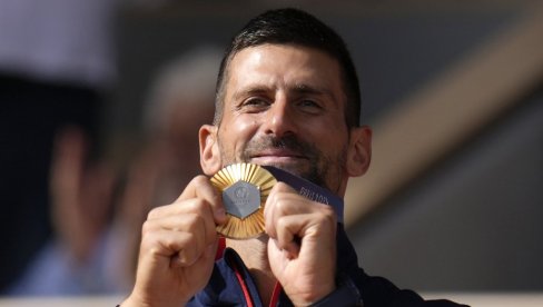 JE L VAM SAD JASNO? NAJ-BO-LJI JE SVIH VRE-ME-NA! Novak Đoković osvojio olimpijsko zlato posle neverovatnog finala sa Alkarazom!