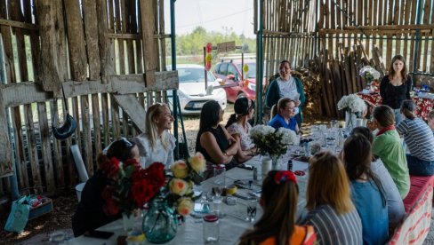 PONOSNE SMO ŠTO ŽIVIMO NA SELU: LJubav prema tradiciji više od 100 žena iz Srbije okupila u mreži Jezgro