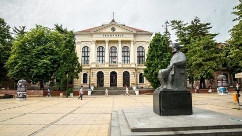 KRAGUJEVAČKO KULTURNO LETO: Tri koncerta na Đačkom trgu u Kragujevcu