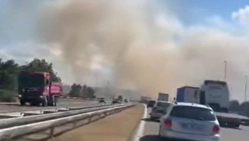 OD GUSTOG DIMA SE NE VIDI NIŠTA: Buknuo požar na auto-putu Niš-Merošina (VIDEO)