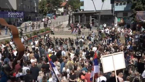 NA MOSTU SMO OPSTANAK BRANILI, SAD BRANIMO NESTANAK: Počeo protest Srba u Kosovskoj Mitrovici