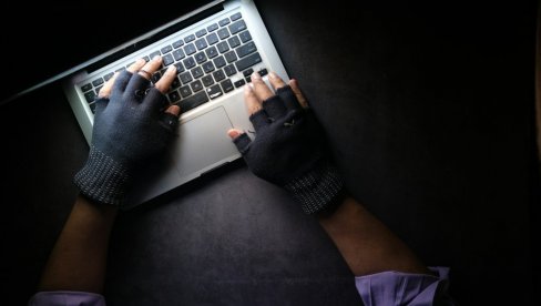 УПОЗОРЕЊЕ: Више од 40 лажних Firefox екстензија краде криптовалуте корисника