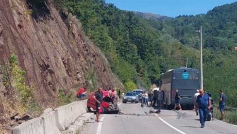 POGINUO VOZAČ AUTOMOBILA: Težak udes na Ibarskoj magistrali kod varošice Ušće