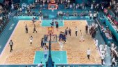 KAKAV ČOVEK! Košarkaši Srbije slavili olimpijsku bronzu, a Nikola Jokić... (VIDEO)