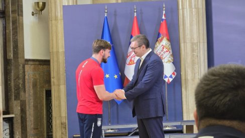 OSVAJAČI MEDALJA KOD VUČIĆA: Prijem u Predsedništvu za sportiste koji su obradovali naciju