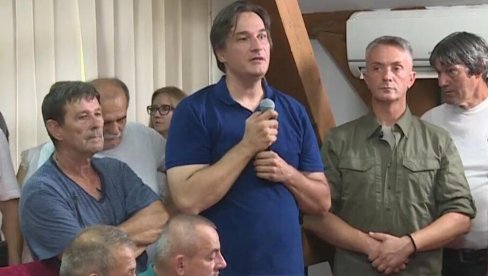 SAKAN PRIZNAO DA SU NEKI PROTESTANTI PLAĆENI OD STRANACA: Vučić - Koja bre grupa? Imate obavezu prema svojoj državi da joj pomognete