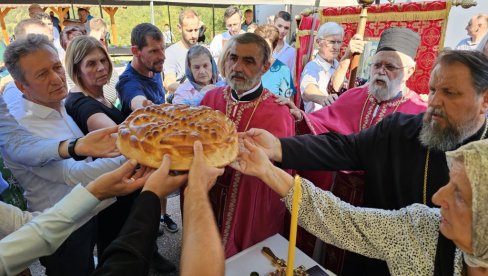 SLAVA HRAMA JUNAČKOG SELA -MEZGRAJA SIBMOL SLOBODE I ČOJSTVA