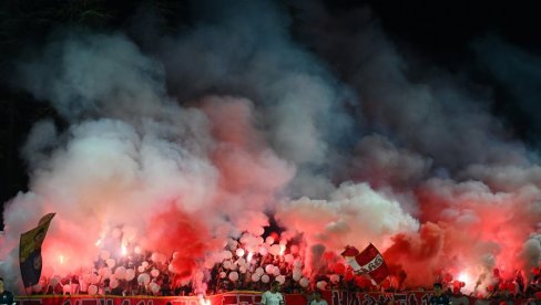 OVO ĆE IZAZVATI MNOGE REAKCIJE: Evo šta su delije noćas uradile povodom dešavanja u Crnoj Gori (FOTO)