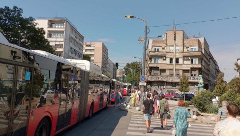 VELIKE GUŽVE U BEOGRADU: Zastoj u Takovskoj, kolona u Despota Stefana, vozila se jedva probijaju i na Brankovom mostu (FOTO)