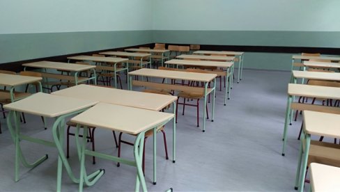 NASTAVNIK OPTUŽEN DA JE PIPKAO UČENICE: Za sve krivi HDZ