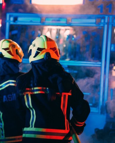 ВОЗ ПУН ПУТНИКА ПОЧЕО ДА ГОРИ УСРЕД ВОЖЊЕ: Путници открили детаље