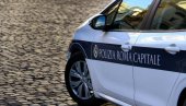 ПОЛИЦАЈЦИ ЛОПОВИ Хапшење у Италији: Украли 36 хиљада евра из сефа у кући у Риму ПОЛИЦАЈЦИ ЛОПОВИ Хапшење у Италији: Украли 36 хиљада евра из сефа у кући у Риму