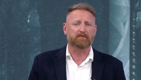 НОВИНАР ОГОЛИО ЗАПАДНЕ ЛАЖИ: Пре три године су нам рекли да се Руси боре лопатама НОВИНАР ОГОЛИО ЗАПАДНЕ ЛАЖИ: Пре три године су нам рекли да се Руси боре лопатама