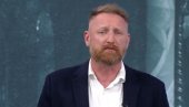 ПРИВЕДЕН НОВИНАР ЧЕЈ БОУЗ: Румунска полиција ушла у авион по дописника РТ ПРИВЕДЕН НОВИНАР ЧЕЈ БОУЗ: Румунска полиција ушла у авион по дописника РТ