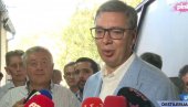 PREDSEDNIK OBILAZI DESTILERIJU TIM: Treći dan boravka Vučića u Podrinju