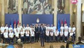 PREDSEDNIK VUČIĆ UGOSTIO SRPSKE PARAOLIMPIJCE: Obradovali naciju sa šest medalja, među njima i zlatna (VIDEO)