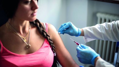 SRBIJA MEĐU PRVIMA DOBIJA VAKCINU PROTIV RAKA: Evo ko može da je primi i kako funkcioniše lečenje ovom inovativnom terapijom SRBIJA MEĐU PRVIMA DOBIJA VAKCINU PROTIV RAKA: Evo ko može da je primi i kako funkcioniše lečenje ovom inovativnom terapijom