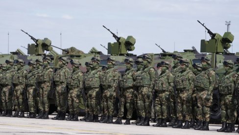 OD DRONA KOMARAC, DO  PANCIRA, MIGOVA, MILOŠA I OGNJA: Svi detalji prikaza naoružanja Vojske Srbije na aerodromu u Batajnici (FOTO)