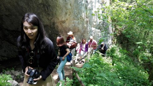 POPIS LEPOTA KANJONA UVCA: Starovlaška reka dobila lične karte meandara, vidikovaca, pećina, klikova, platija, virova (FOTO)