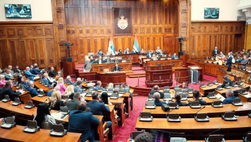 БЛОКАДЕРСКА ОПОЗИЦИЈА ПОДНЕЛА ПРЕДЛОГ РЕЗОЛУЦИЈЕ О СРЕБРЕНИЦИ: Да се казни свако ко негира геноцид