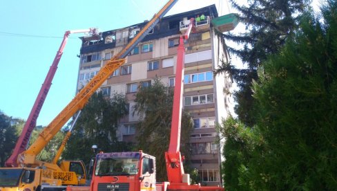 СТАНОВИ У ПЕПЕЛУ БЕЗ ОСИГУРАЊА: Житељи Браничевске 22 у Пожаревцу са зебњом чекају зиму