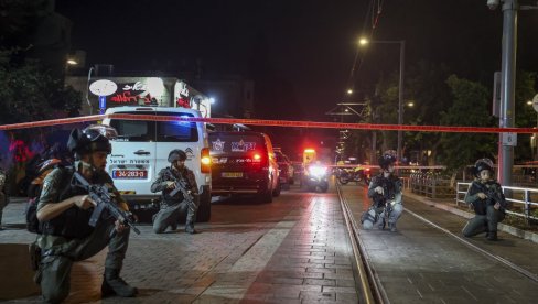 IZREŠETAN AUTOBUS JUŽNO OD JERUSALIMA: U terorističkom napadu među ranjenima i dvanaestogodišnjak