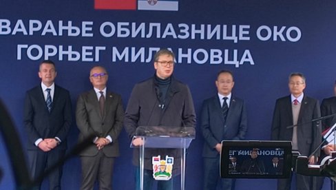 VUČIĆ U GORNJEM MILANOVCU: Predsednik prisustvuje otvaranju obilaznice (VIDEO)