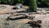 OGROMNE POPLAVE U BiH, DESETINE OSOBA SE VODE KAO NESTALE: Voda nosi asfalt, prave se klizišta i odroni... (FOTO/VIDEO)