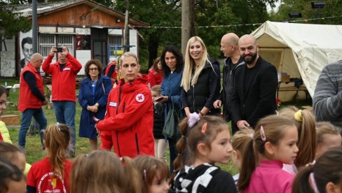 ЗА СРЕЋНИЈЕ ДЕТИЊСТВО: Традиционална трка Црвеног крста одржана на Новом Београду