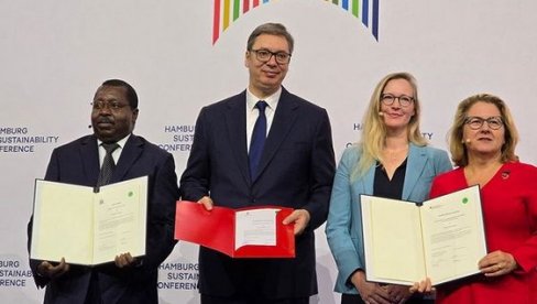 RADUJEMO SE SARADNJI SA NAŠIM PRIJATELJIMA IZ ZAMBIJE I AFRIKE: Vučić na panelu New Alliance Talks RADUJEMO SE SARADNJI SA NAŠIM PRIJATELJIMA IZ ZAMBIJE I AFRIKE: Vučić na panelu New Alliance Talks