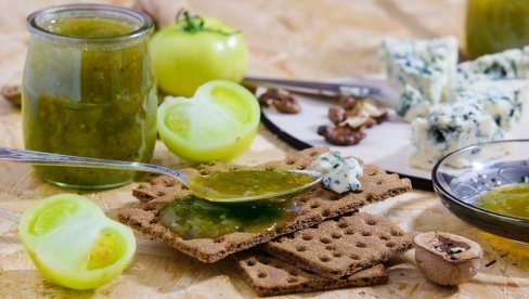 AJVAR OD ZELENOG PARADAJZA: Bolji i ukusniji od svake druge zimnice