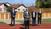 VUČEVIĆ OBIŠAO OBNOVLJENU ŠKOLU U PARAĆINU: Ovako treba da izgleda svaka škola u Srbiji (VIDEO)