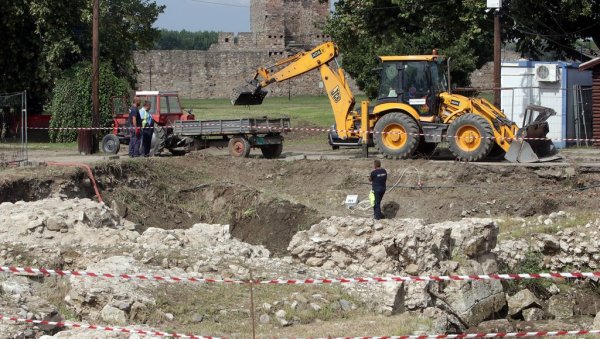 ШИНЕ ШТО ДАЉЕ ОД ТВРЂАВЕ: Највећа знаменитост Смедерева коначно би требало да буде ослобођена железничке инфраструктуре