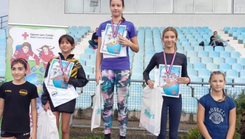 „TRKA ZA SREĆNIJE DETINJSTVO“: Najboljima dodeljene majice, medalje i  i diplome