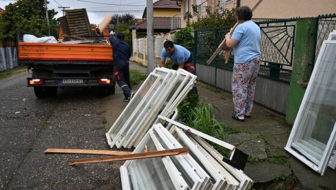 БЕСПЛАТНО ОДНОСЕ КАБАСТИ ОТПАД: Акција вршачких комуналаца наишла на добар одзив